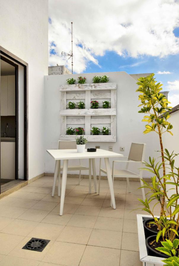 La Casa De Lela Villa Arrecife  Exteriör bild